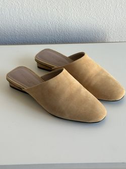 Karl Lagerfeld Suede Miles Size 5 Gently Used