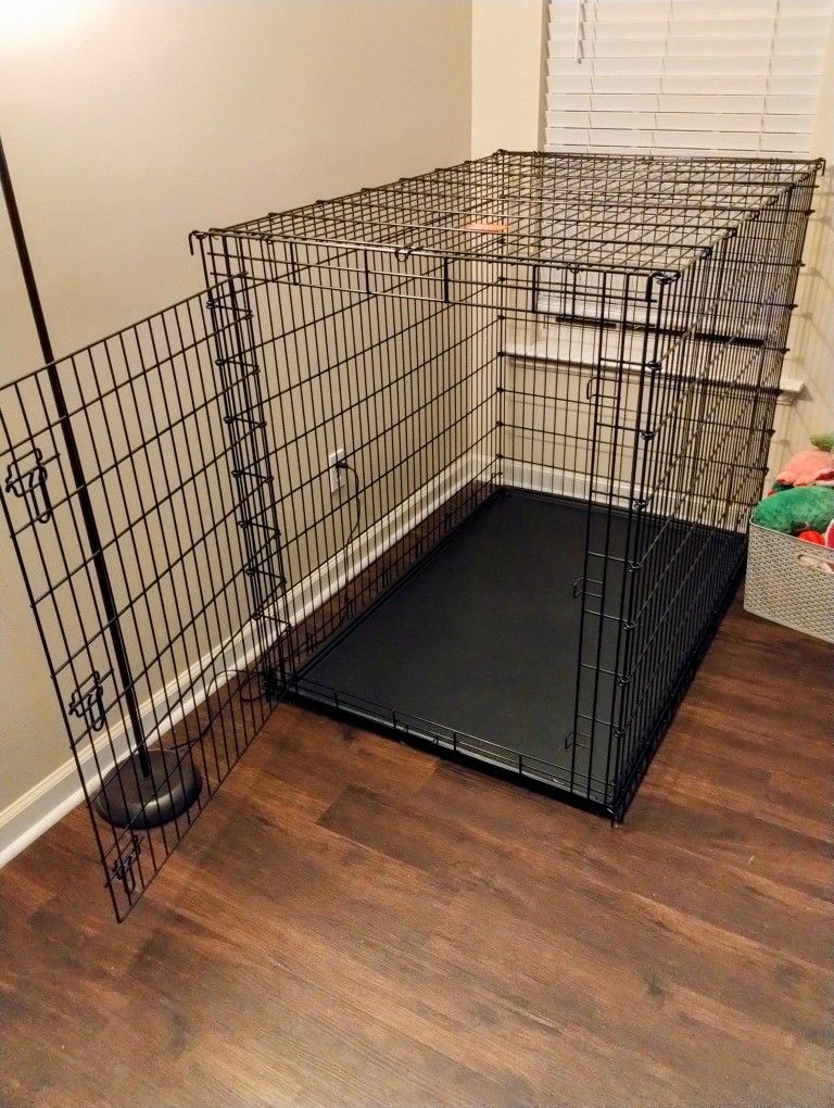 Large Dog crate, barely used. 