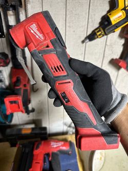 Milwaukee Cordless Oscillating Multi-Tool