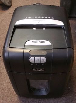 Swingline EX100 Stack-and-shred auto paper shredder