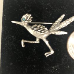 Road Runner Pin. Perfect Perfect Gift