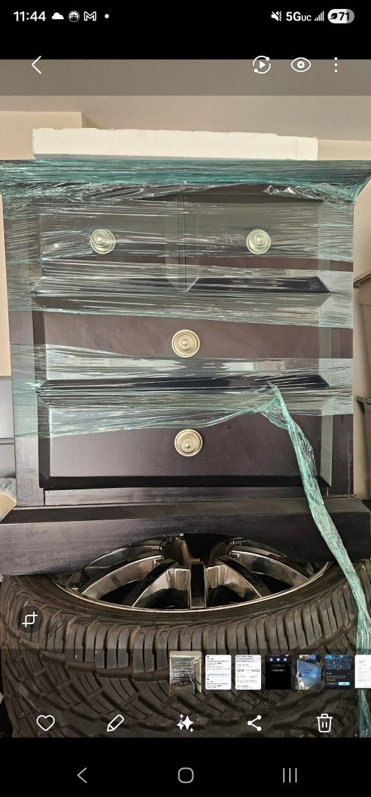 Two Dresser Drawer Night Stand. 🌙 In Really Great Shape.  