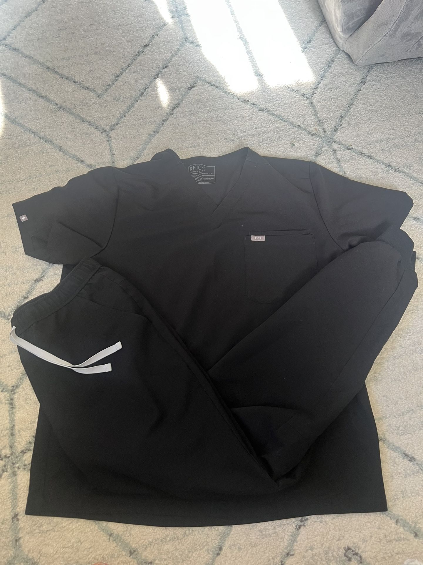 Figs Men’s Scrub Set Black L/T Large Tall Tansen Jogger Pants And XL Leon Top