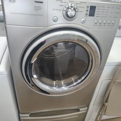 LG    Auto Sensing Dry Gas Dryer   Super Large Capacity In Excellent Working Condition 