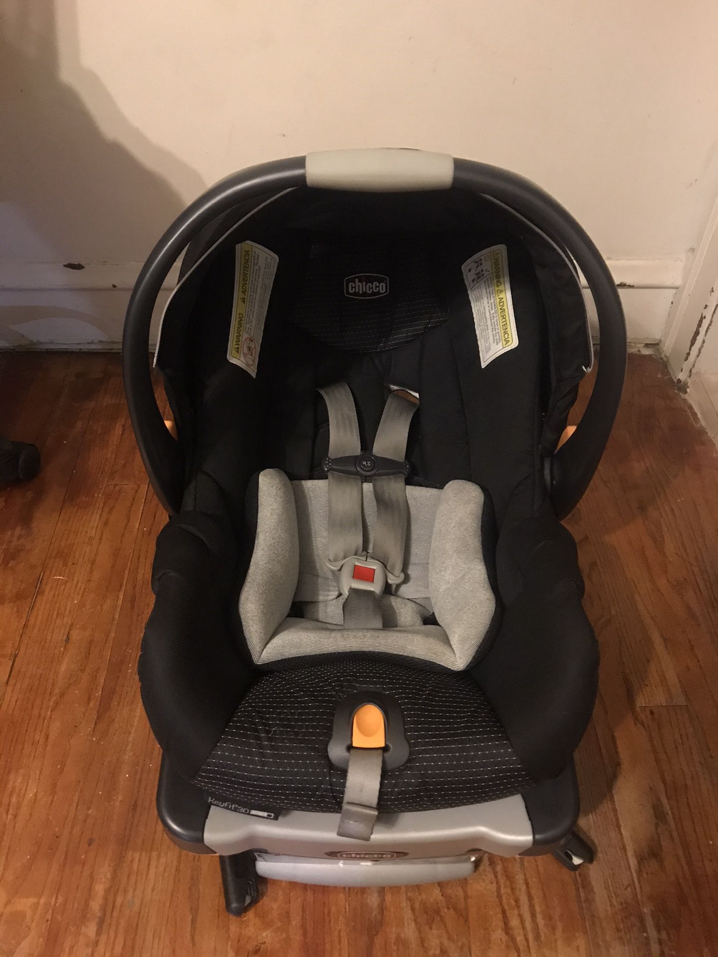 Chicco baby car seat