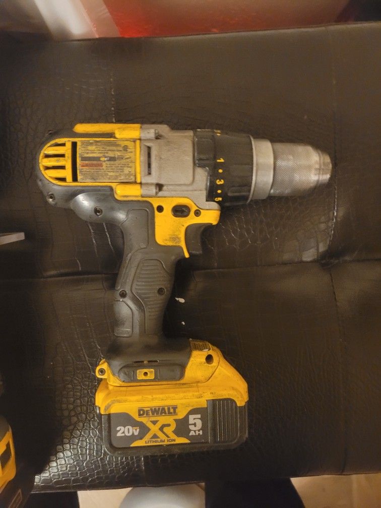 20V MAX XR Cordless Brushless 3-Speed 1/2 in. Hammer Drill