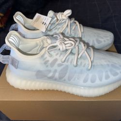 Yeezy 350 v2 Mono Ice