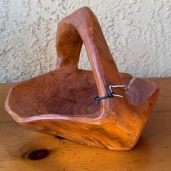 Hand-Carved Wooden Basket Bowl / Tazón Canasta Tallado en Madera