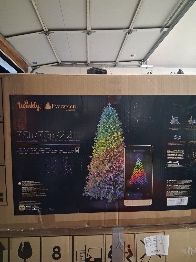 7.5' App contolled Christmas Tree