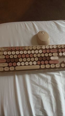 NUDE KEYBOARD!!!