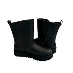 Ugg Moto Boot Short Size 9 