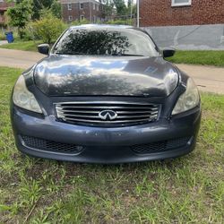 2010 Infiniti G37X coupe  