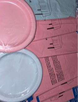 Pink and blue Party tablecloth and plates