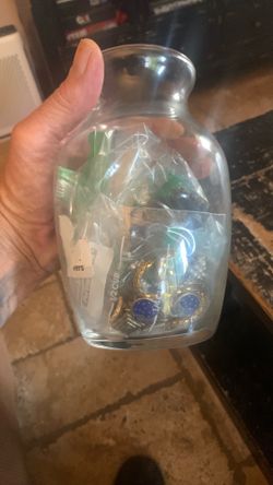 Old vintage jewelry ( I’ll trade for your old jewelry your not using or grandmas old jewelry box )