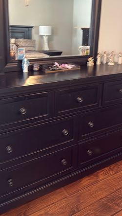 Black 7-Drawer Wooden Dresser