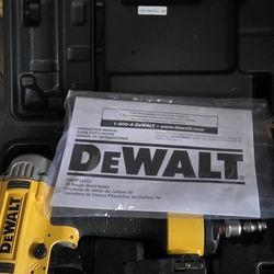 DeWALT 18 Gauge Brad Nailer 