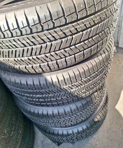 225 60 r17 Yokohama Brand tires SET OF (4) 🚙 🛣️ en excelentes condiciones 80% life .