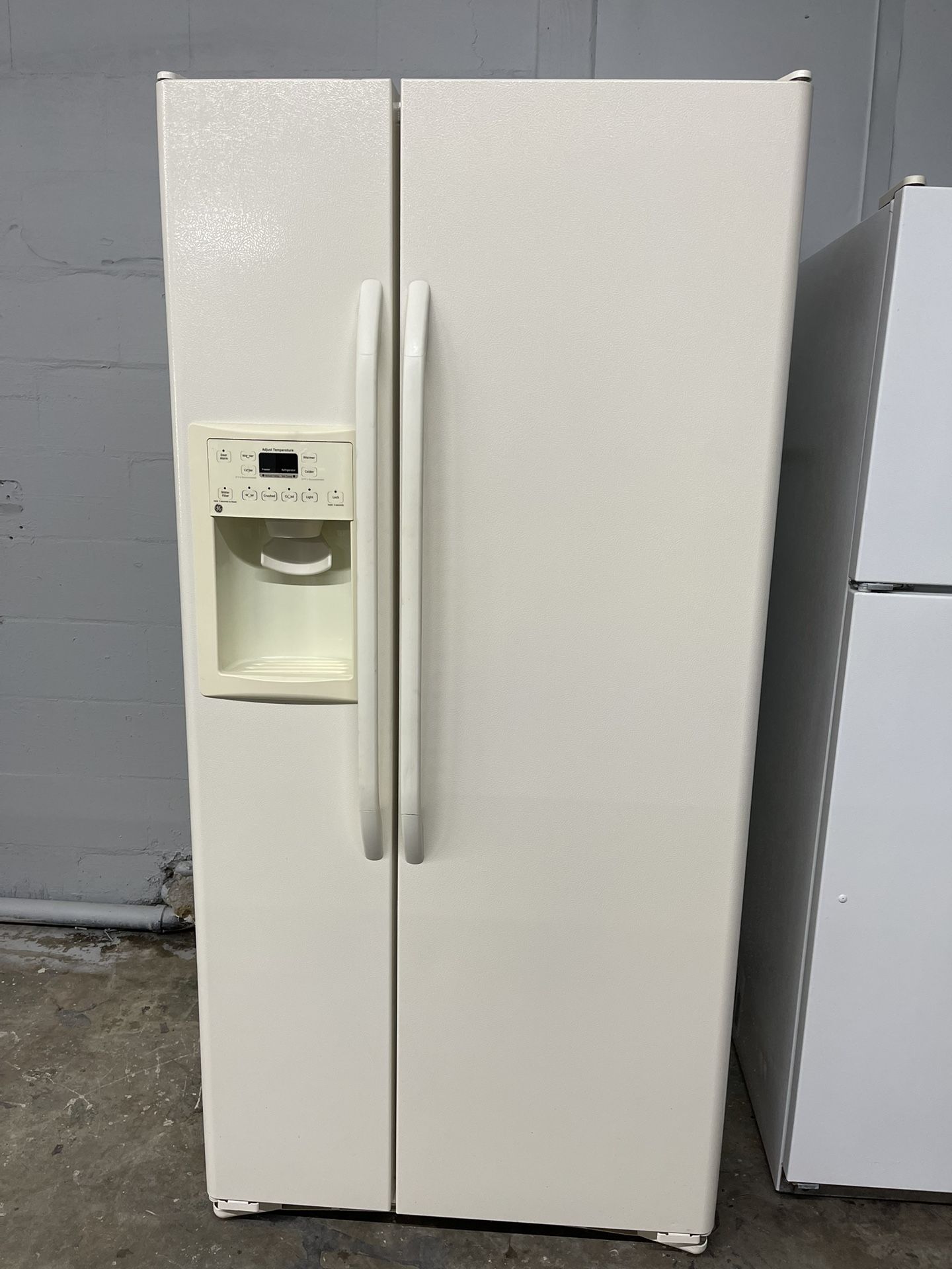 GE Beige Refrigerator ‼️60 Day Warranty‼️