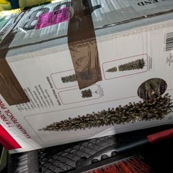 7ft Xmas Tree with Lights. Used Once. No Damage.