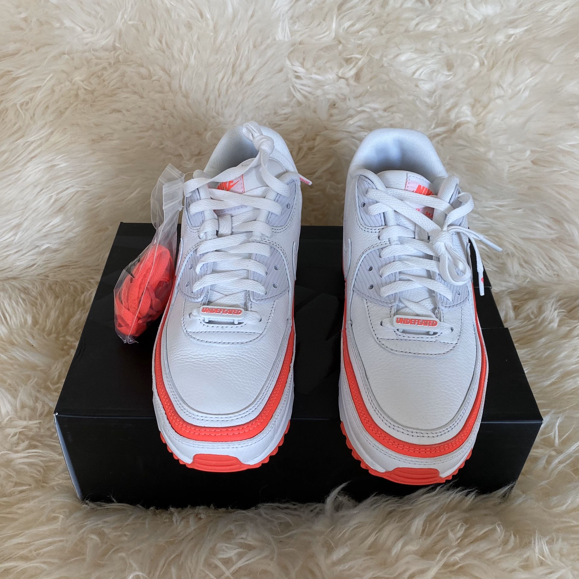 Nike Air Max 90 x Undefeated white solar red sz 9.5 AM90 UNDFTD DS