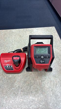 Milwaukee 2475-20 M12 Compact Inflator with 1 1.5Ah Battery & Charger (70502913)