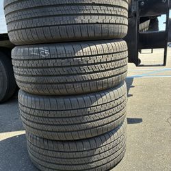245/45/19 Brisgtone Set De Tires Con 80% De Vida Las 4