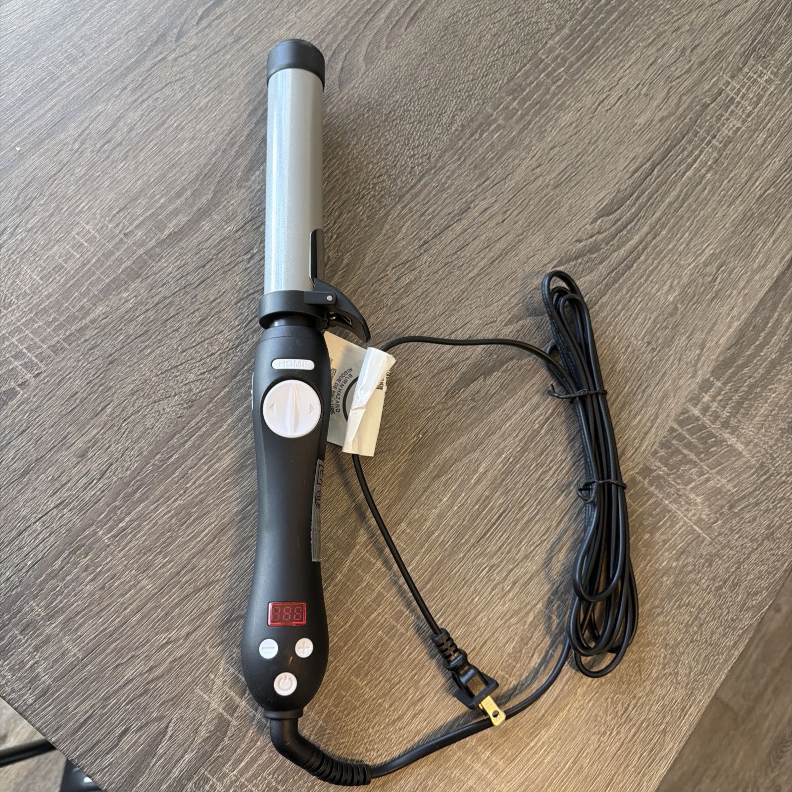 Beachwaver Co S1 Rotating Curling Iron Black Model # DV2237/S1