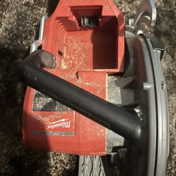 Milwaukee Rear Handle Saw 