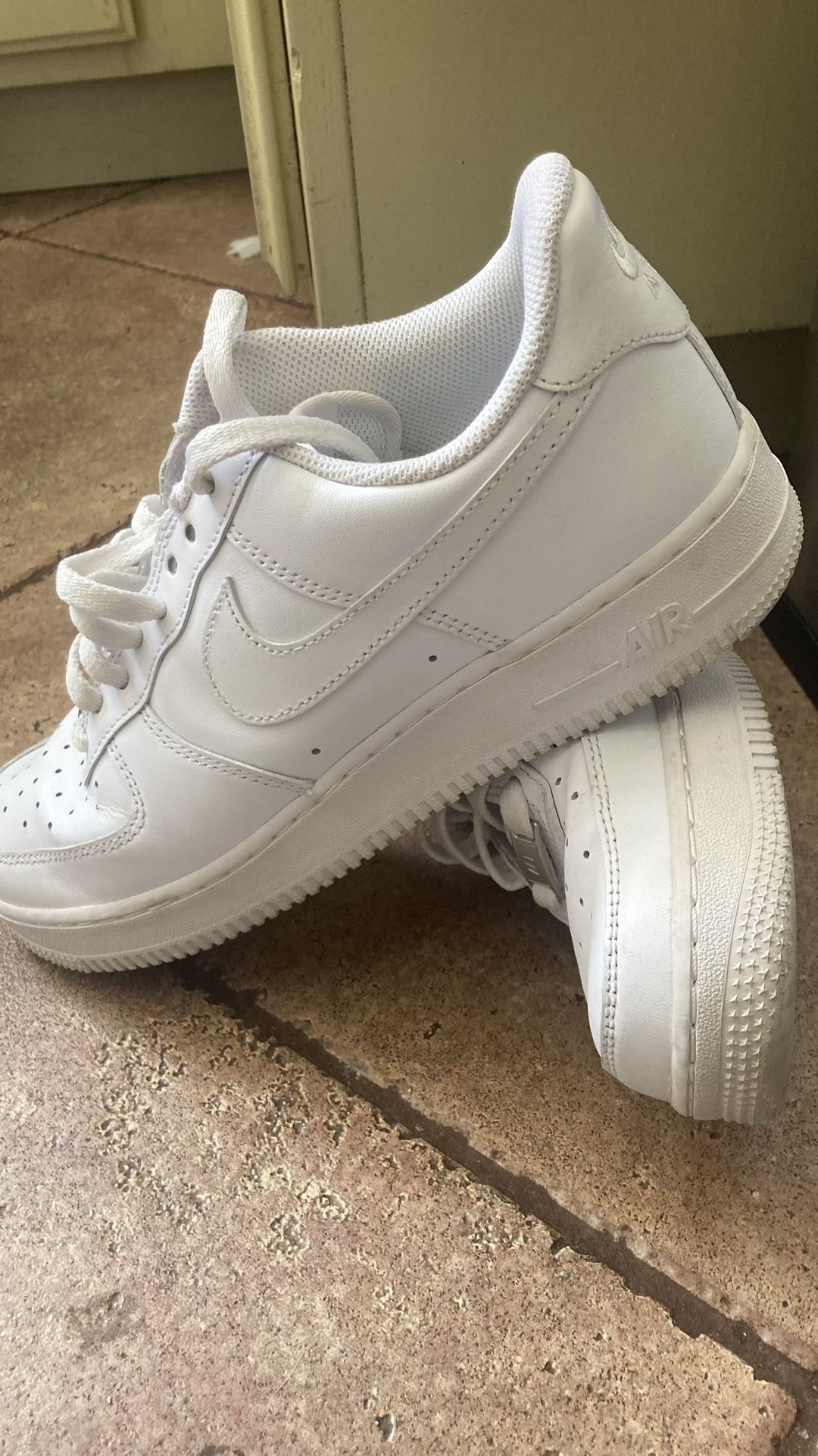 Nike Air Tennis Shoes