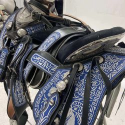 Nuevas monturas charras bordadas con Herrage y fuste plateado