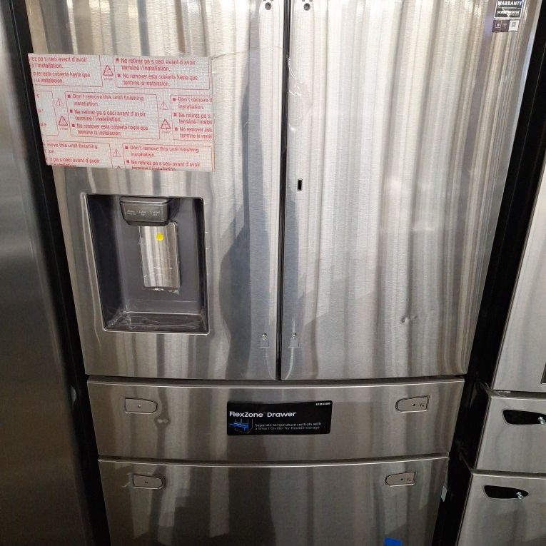 Samsung RF28R7351SR 4 Door Smart Refrigerator 