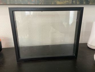 Small shadow box frame