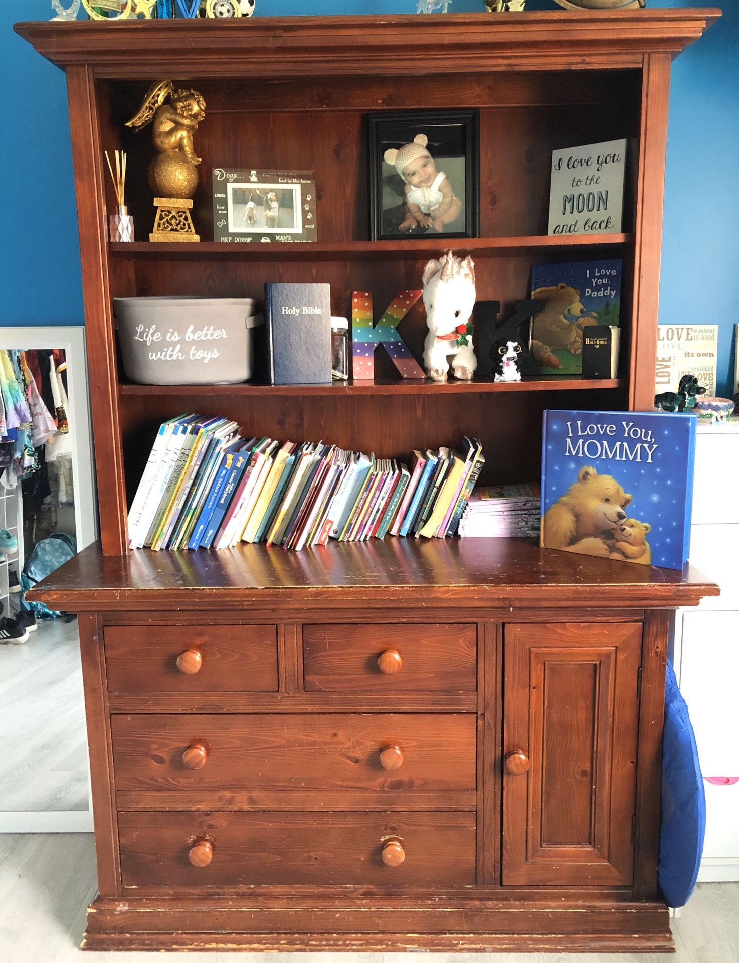 Free Dresser/bookshelf