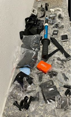 GoPro hero 2 & 3 + no sd cards, tons of accessories