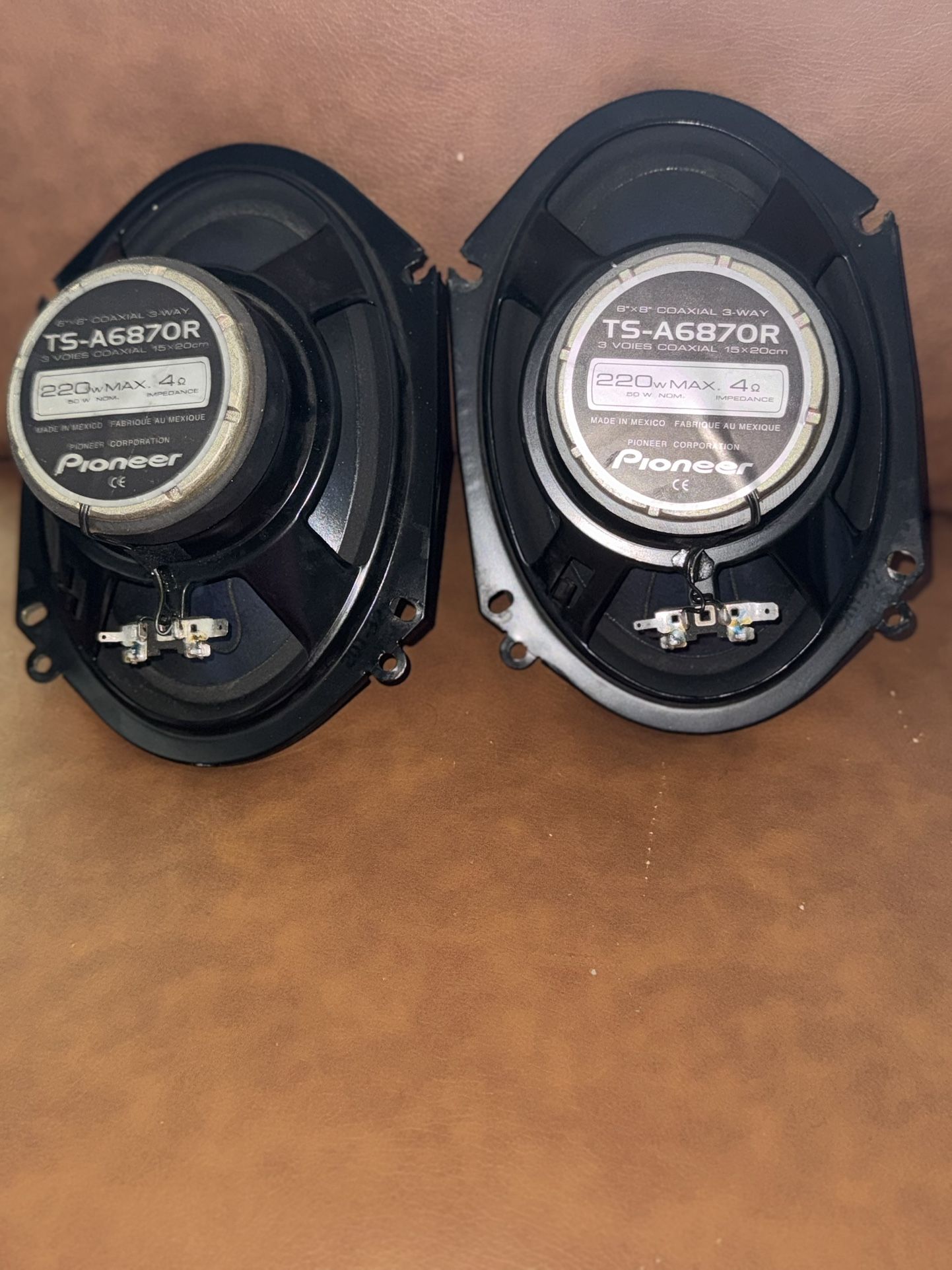 6x 8 Pair of Pioneer Speakers