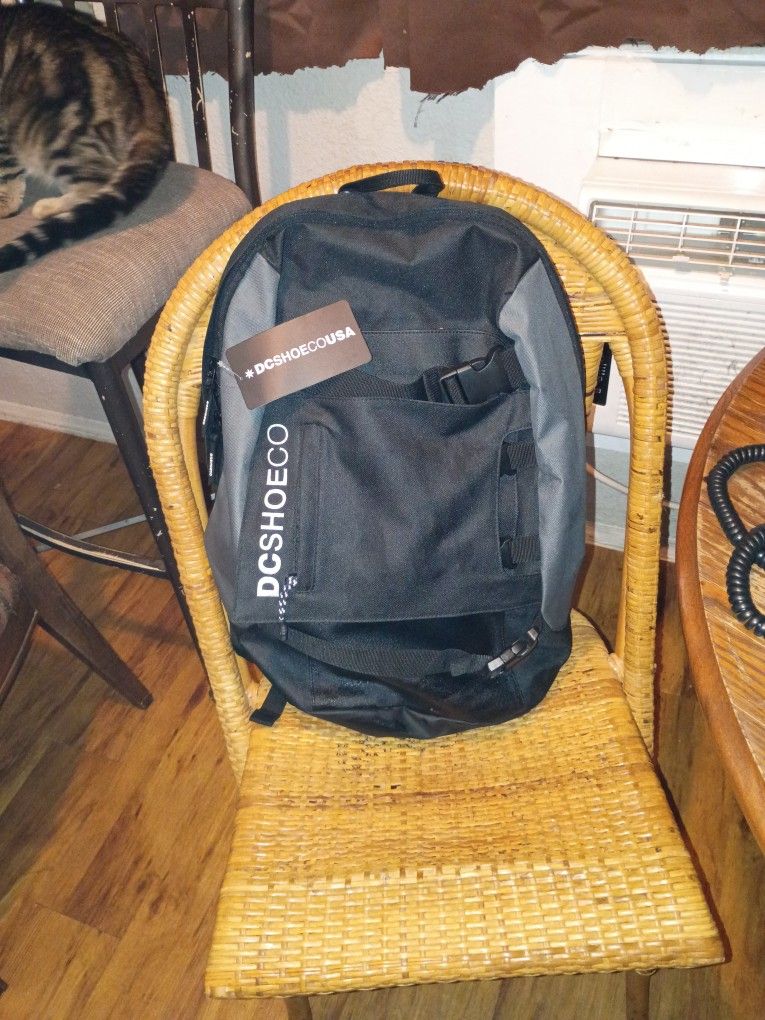 DC Shoes Backpack Skateboard Holder
