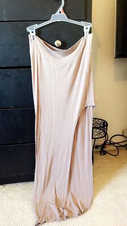 Cream skirt with high slit on side