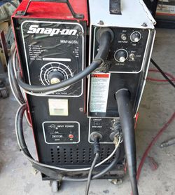 Snap-on Welder 140 (comes with full tank)