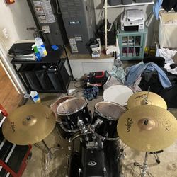 Pearl Full Drum Set 