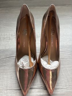 Rock Republic Metallic Rose Gold Pointed-Toe Pumps