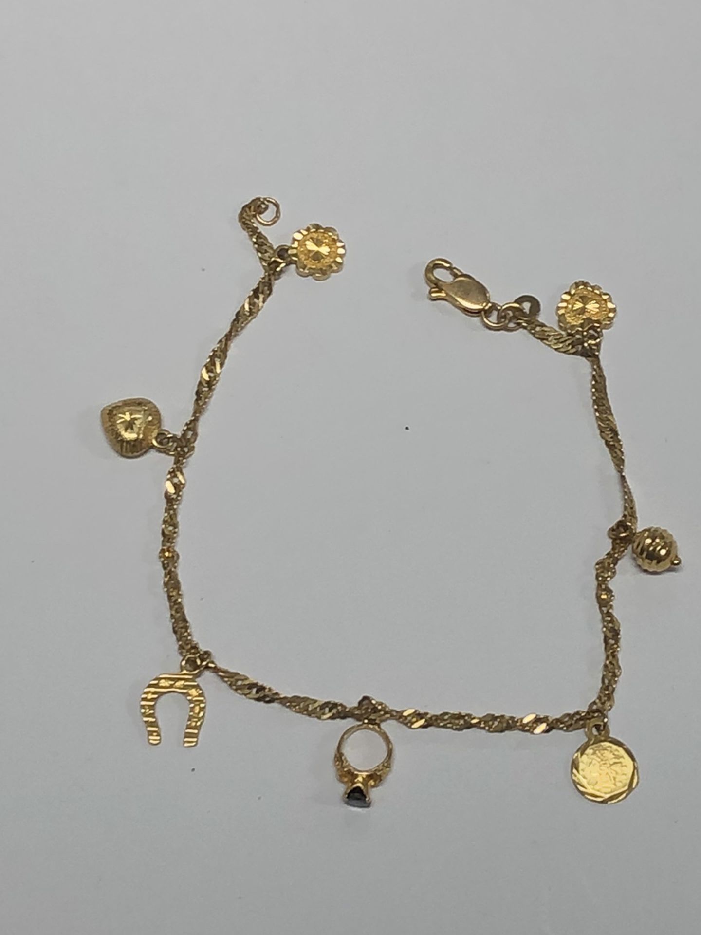 18k Gold Charm Bracelet 5.7 Grams GS