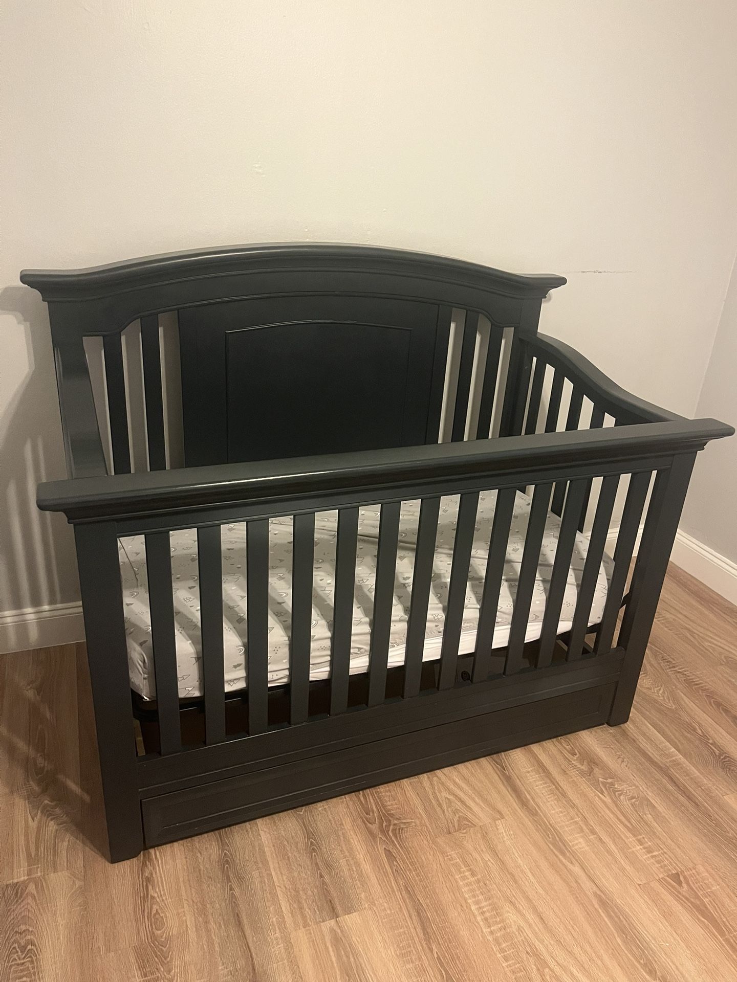 Baby Crib And mattress And Rocking chair