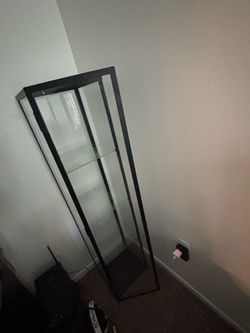 Glass showcase 5ft 5