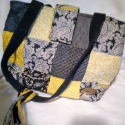 Donna Sharp Quilted Black And Yellow Purse