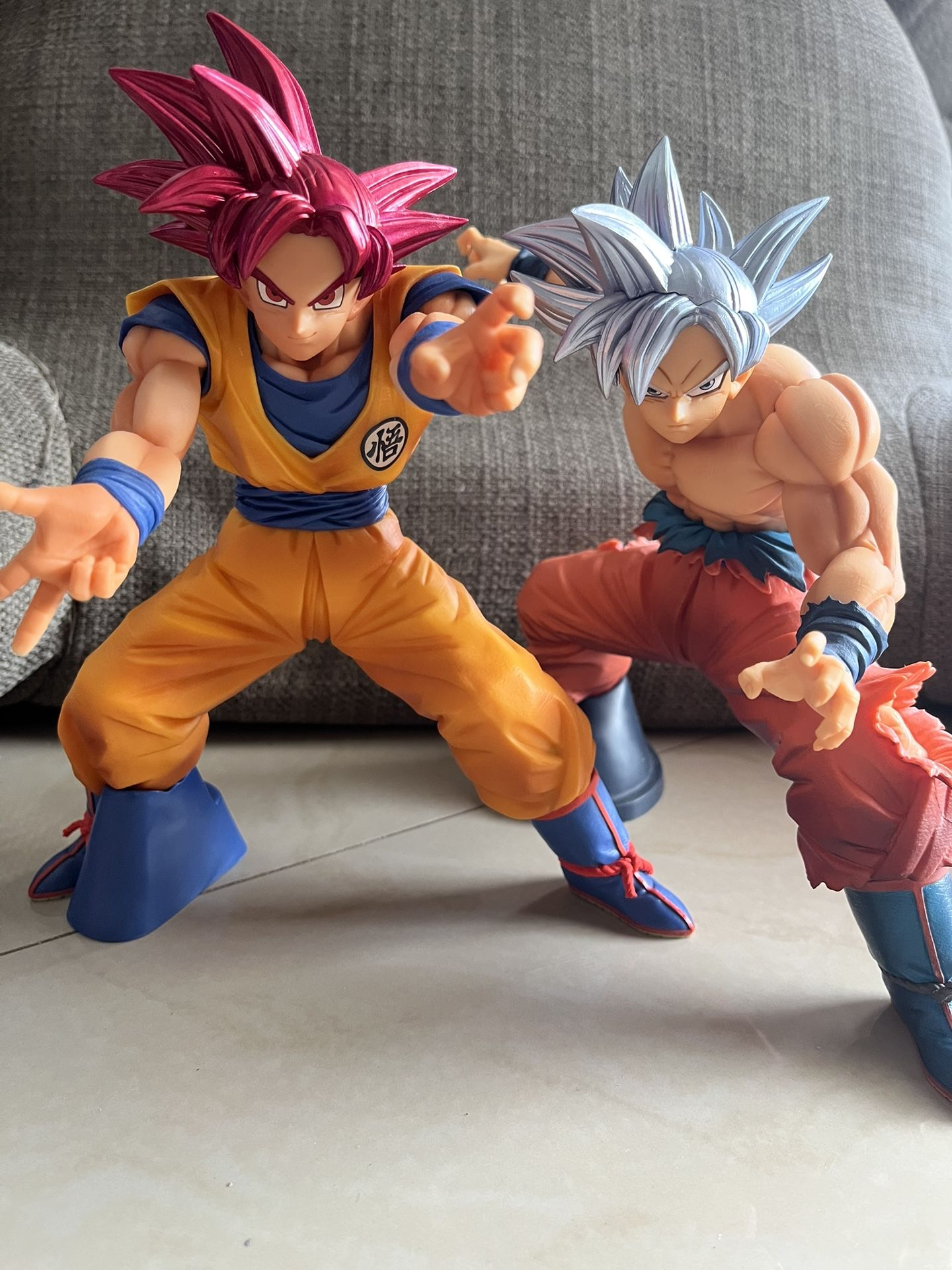 Maximatic Dragon Ball Z Figures UI Goku And SSG