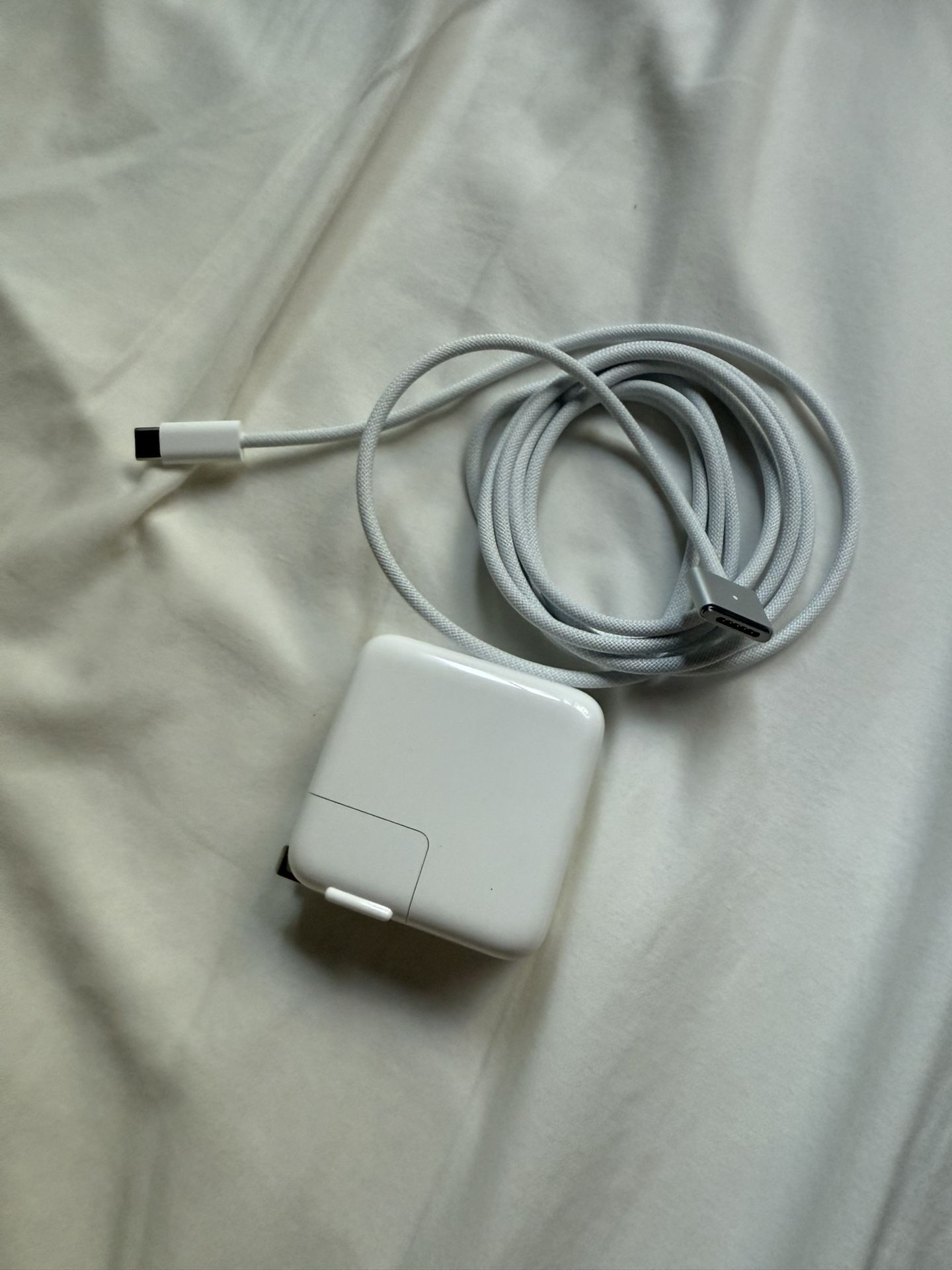 Brand New MacBook Air 2025 Charger & Adapter