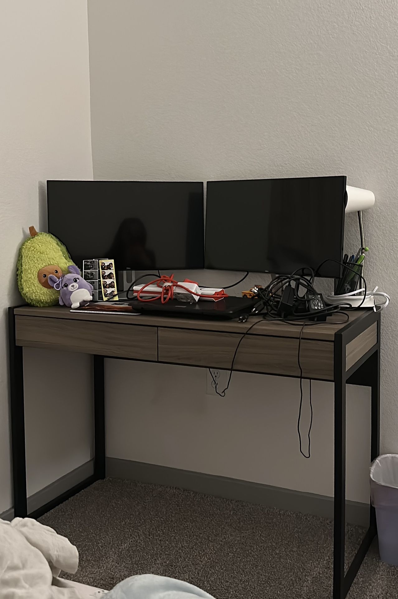 Wooden Desk with 2 drawers