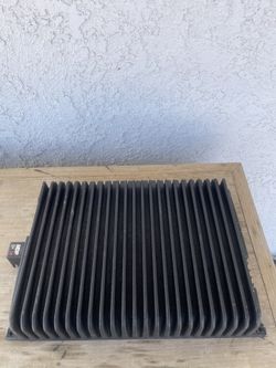 OLDSCHOOL ZX460 KICKER AMP..PERFECT CONDITION ,WORTH WAY MORE THAN IM ASKING ..$100 AND ITS YOURS
