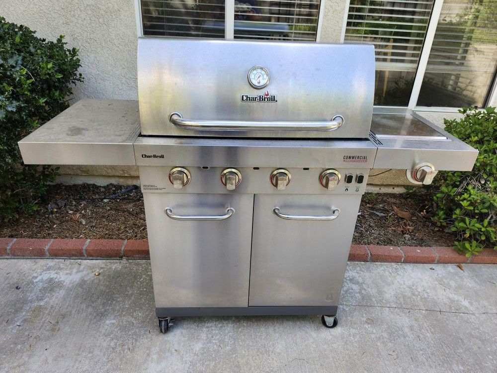 Char-Broil 4 Burner W/Side Burner Grill