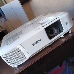 Epson Home Cinema 880 3LCD 1080p H979A Projector 